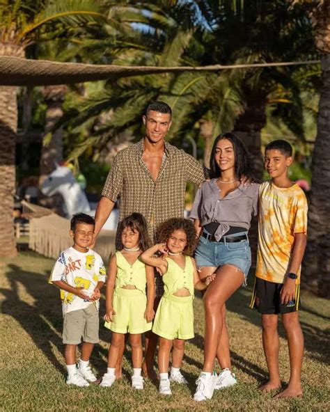 Cristiano Ronaldo, Georgina Rodriguez enjoy their time on beach